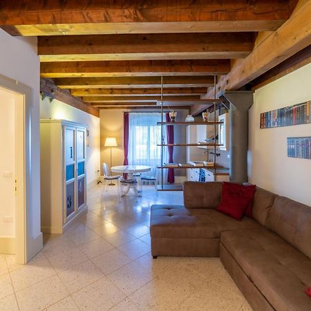 Youatmolino Canal View Apartment Venice Luaran gambar